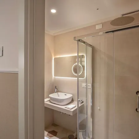 Cosmopolita Rome, Tapestry Collection By Hilton 4* Rom