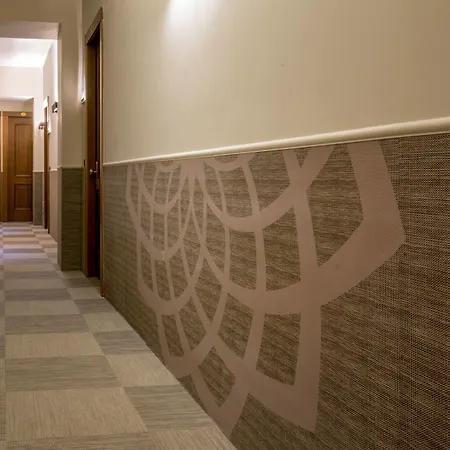 Hotel Cosmopolita Colosseum, Tapestry Collection By Hilton 4*