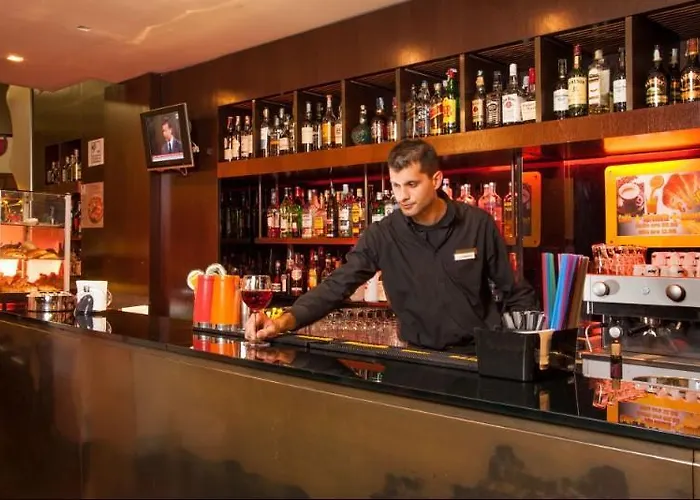 Cosmopolita Colosseum, Tapestry Collection By Hilton Rom