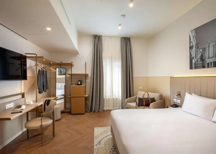 Cosmopolita Colosseum, Tapestry Collection By Hilton