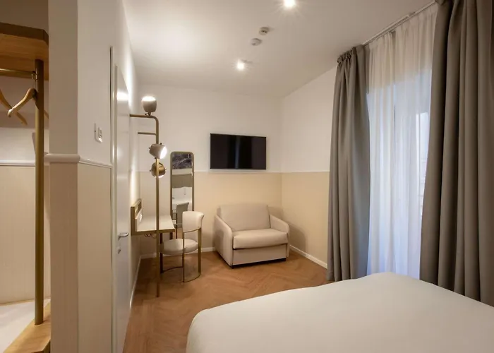 Cosmopolita Colosseum, Tapestry Collection By Hilton Rom