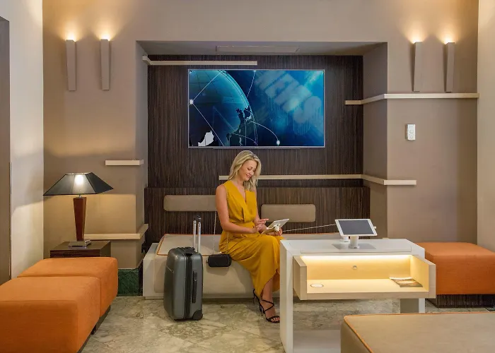 Cosmopolita Colosseum, Tapestry Collection By Hilton