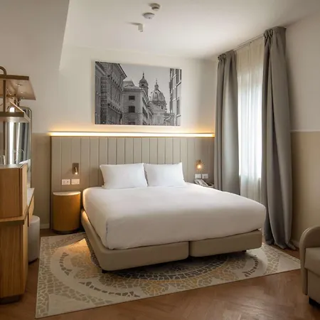 Cosmopolita Rome, Tapestry Collection By Hilton Hotel Rome
