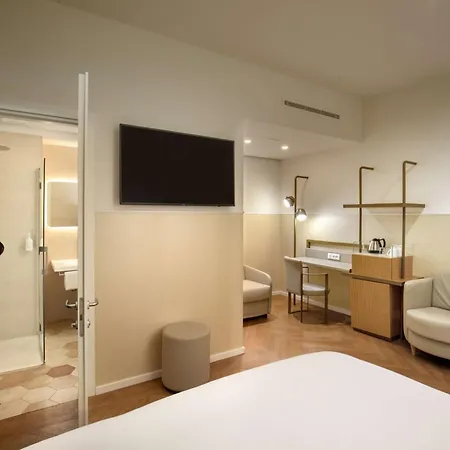 Hotel Cosmopolita Rome, Tapestry Collection By Hilton 4*