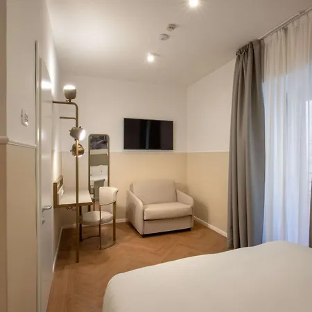 Cosmopolita Rome, Tapestry Collection By Hilton Rome
