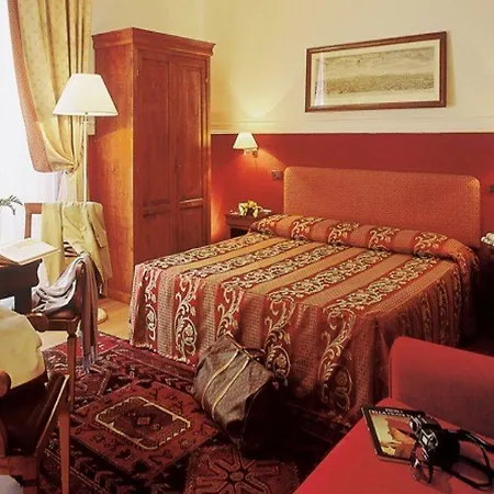 Hotel Cosmopolita Rome, Tapestry Collection By Hilton